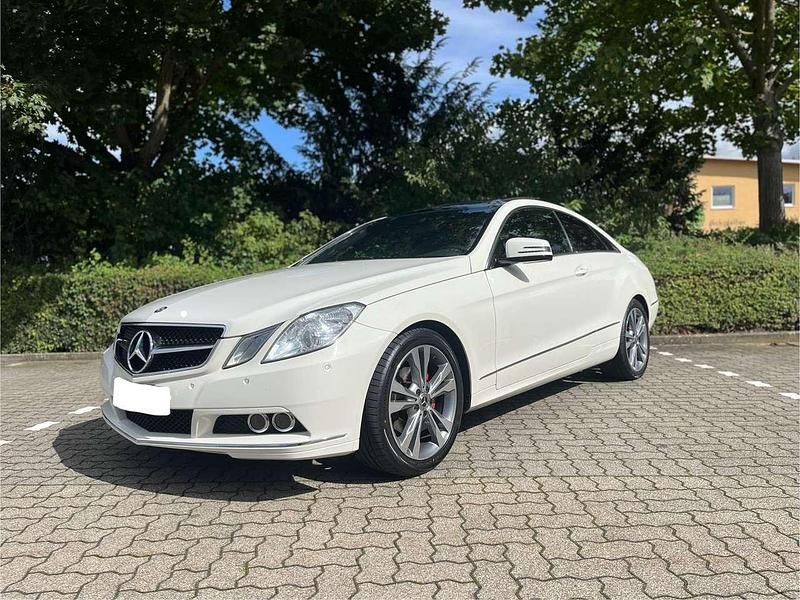 Gebraucht 2010 Mercedes E200 Coupé | 13.499 € (Teuer) - Bild 1/4