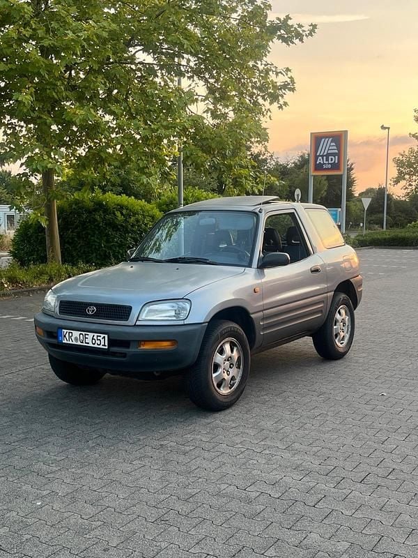 Blau Gebraucht 1996 Toyota RAV4 SUV | 3.000 € (Fairer Preis) - Bild 1/4