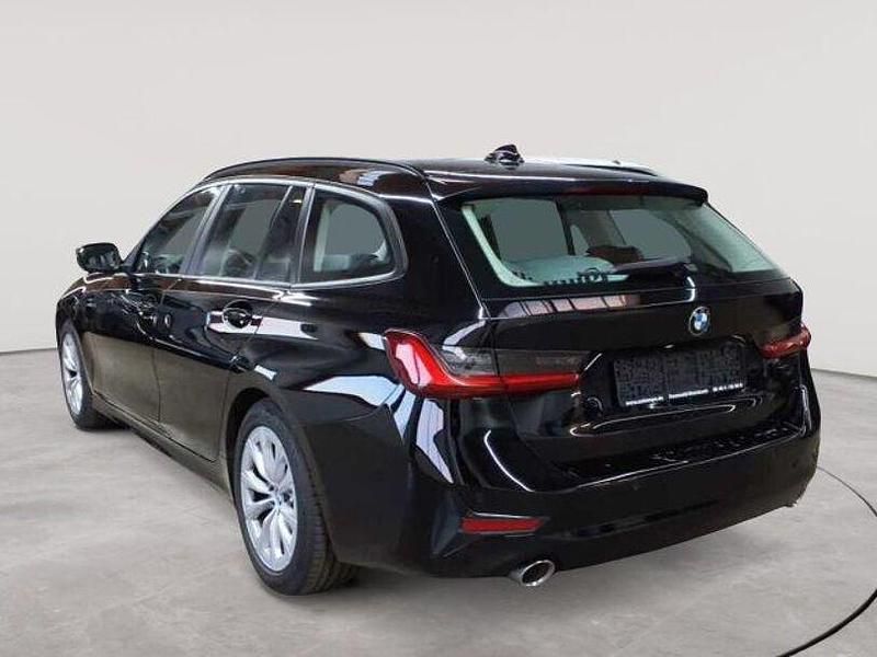 Gebraucht BMW 320 Advantage 190 PS (139 kW) 2022 Schwarz uni Kombi