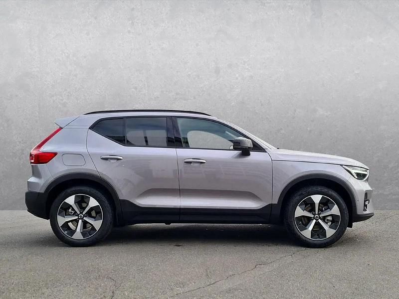 Second-hand Volvo XC40 Plus 163 CP (119 kW) 2025 Argintiu SUV
