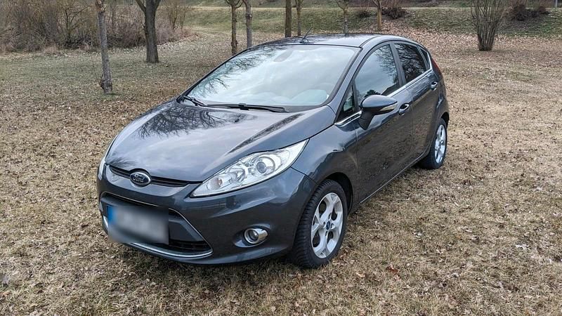 Gebraucht Ford Fiesta 80 PS (58 kW) 2009 Grau Kleinwagen