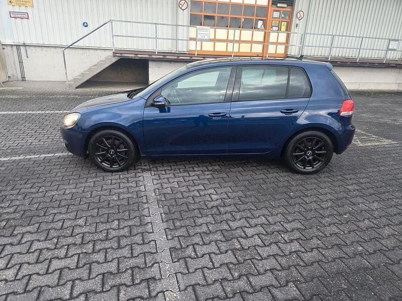 Blau Gebraucht 2011 VW Golf VI Comfortline Limousine | 4.500 € (Superpreis) - Bild 1/4