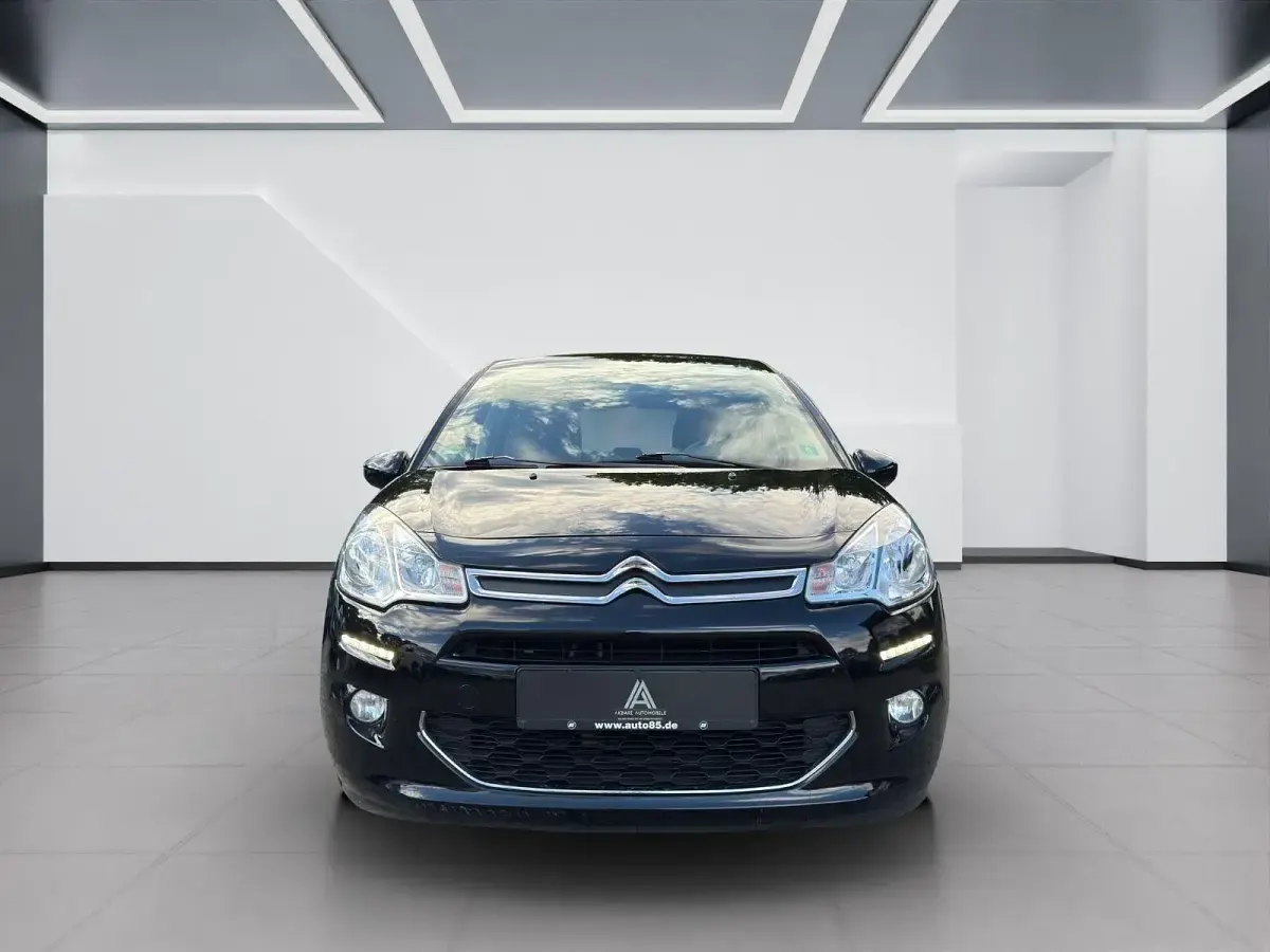 Gebraucht Citroën C3 SELECTION 82 PS (60 kW) 2015 Schwarz Kleinwagen