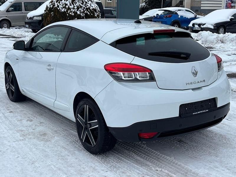 Gebraucht Renault Mégane III Bose Edition 132 PS (97 kW) 2014 Weiß Coupé