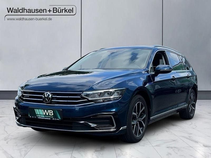 Aquamarinblau Gebraucht 2020 VW Passat GTE Kombi | 20.990 € (Fairer Preis) - Bild 1/4