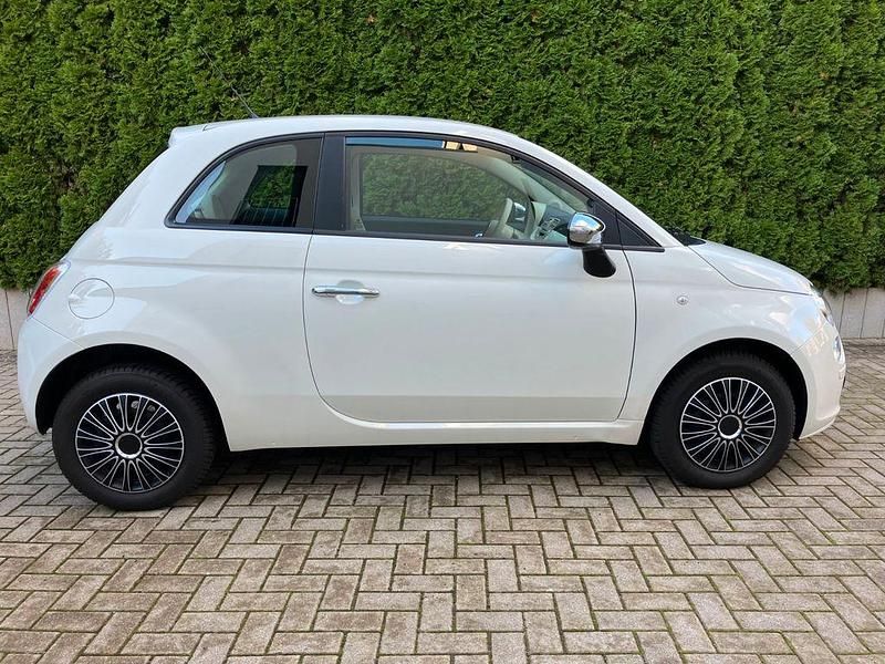 Weiß Gebraucht 2012 Fiat 500 Pop Limousine | 4.700 € (Fairer Preis) - Bild 1/4