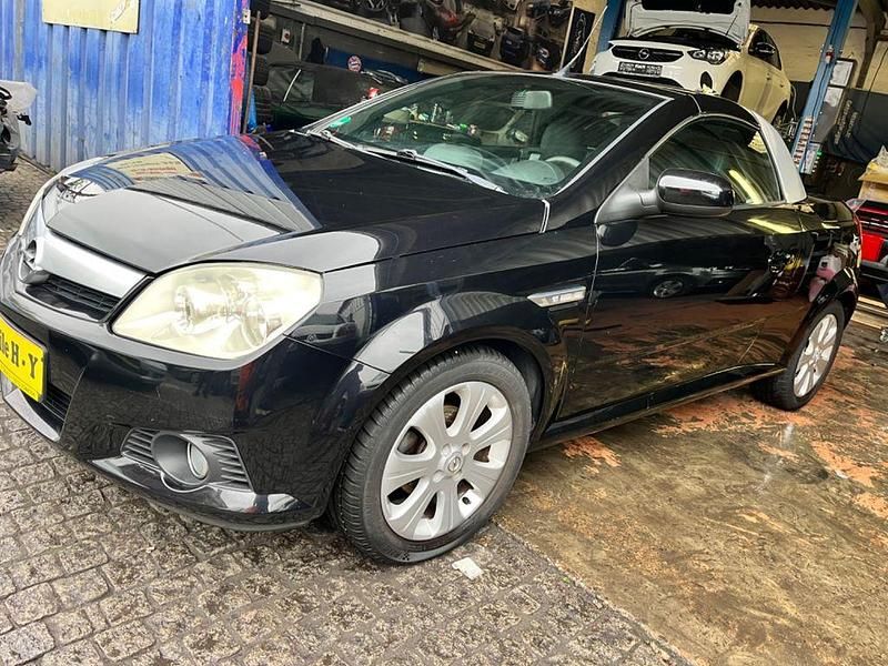 Gebraucht Opel Tigra Edition 90 PS (66 kW) 2008 Schwarz Cabrio