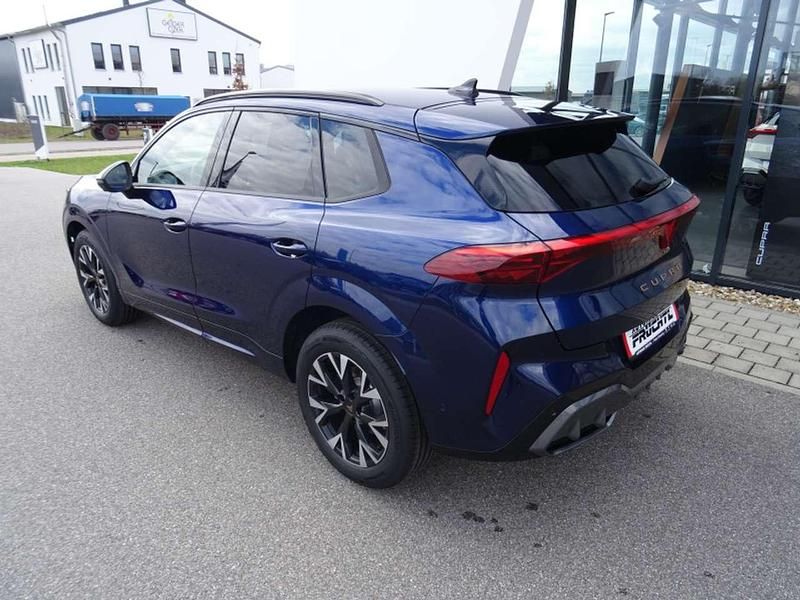 Neu Cupra Terramar 150 PS (110 kW) 2025 Cosmos blau (metallic) SUV