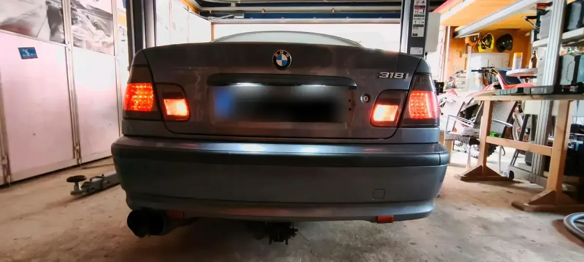 Gebraucht BMW 318 143 PS (105 kW) 2001 Grau Limousine