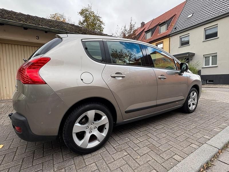 Gebraucht Peugeot 3008 120 PS (88 kW) 2012 Grau Kombi