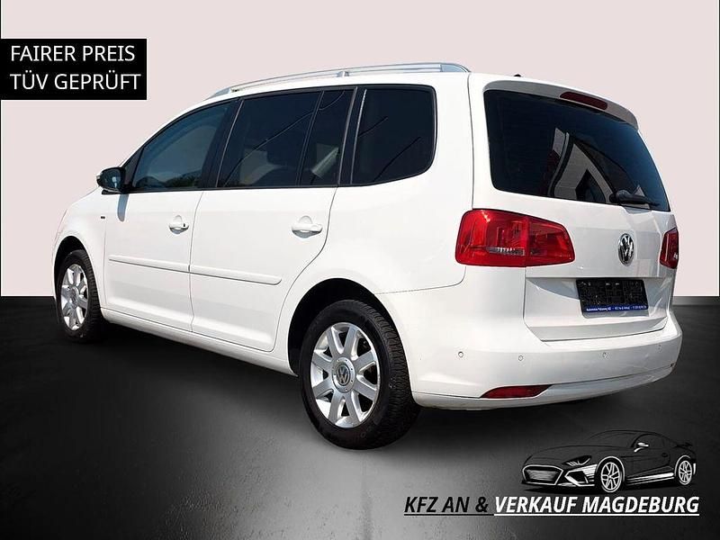 Gebraucht VW Touran Cup 105 PS (77 kW) 2015 Weiß Van / Kleinbus