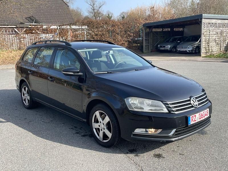Gebraucht VW Passat Trendline 122 PS (89 kW) 2011 Schwarz Kombi