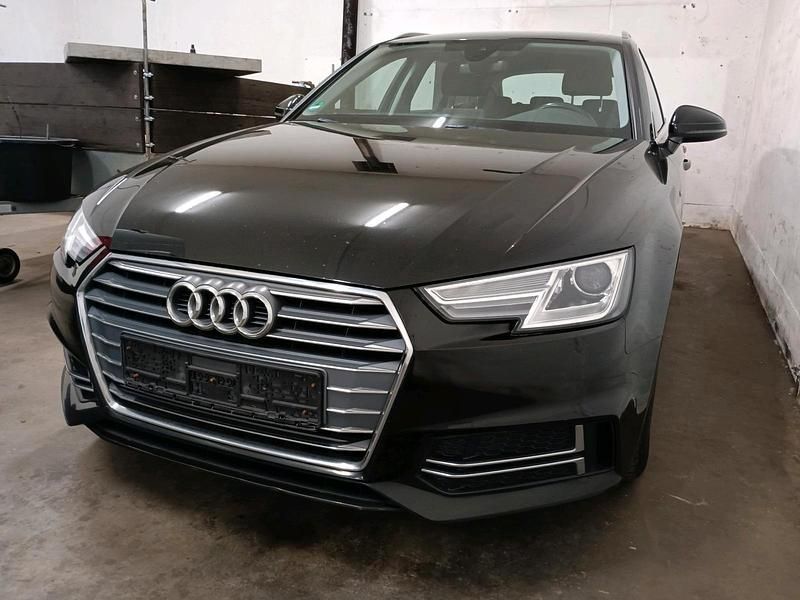 Gebraucht Audi A4 S-Line 150 PS (110 kW) 2018 Schwarz Kombi