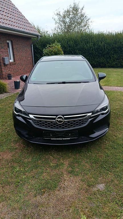 Schwarz Gebraucht 2017 Opel Astra Limousine | 7.250 € (Guter Preis) - Bild 1/4