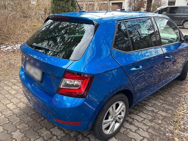 Gebraucht Skoda Fabia Style 95 PS (69 kW) 2021 Blau Limousine