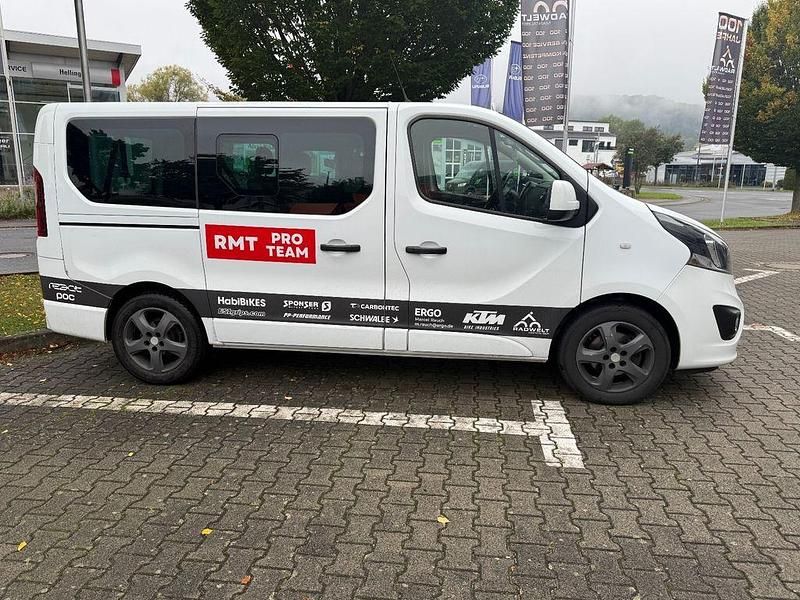 Weiß Gebraucht 2016 Opel Vivaro Van / Kleinbus | 17.000 € (Etwas zu teuer) - Bild 1/4