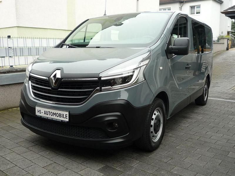 Gebraucht Renault Trafic Komfort 145 PS (106 kW) 2021 Grau Van / Kleinbus