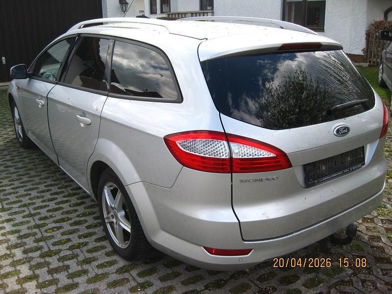 Gebraucht Ford Mondeo 110 PS (80 kW) 2010 Silber Kombi