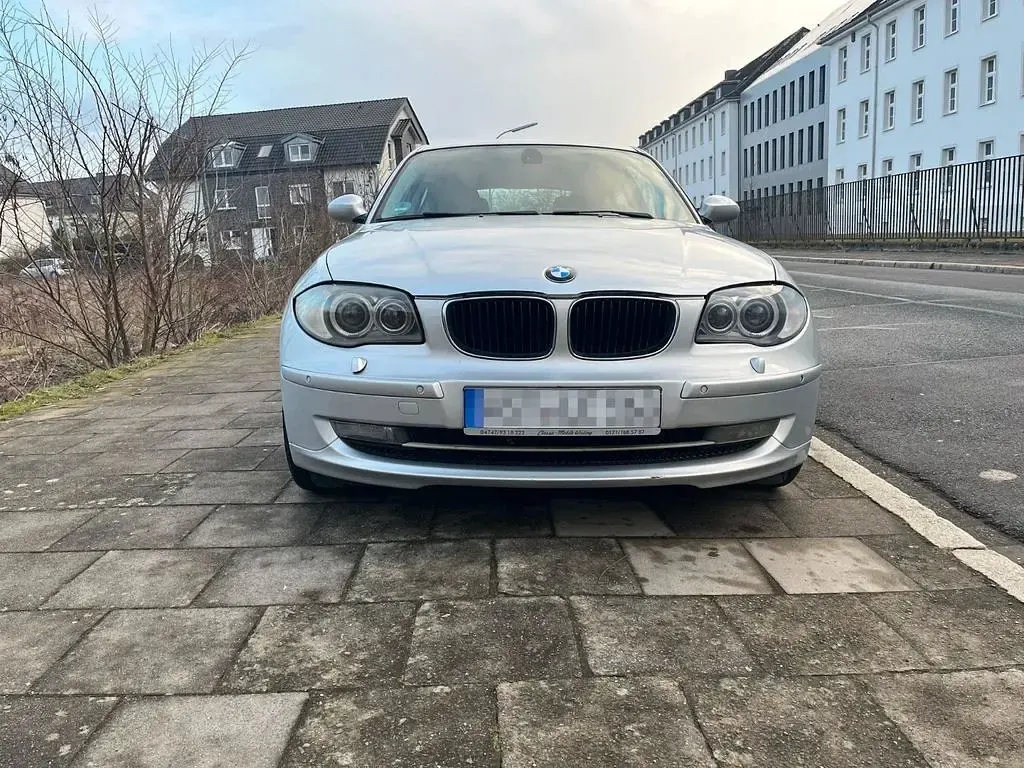 Gebraucht BMW 118 143 PS (105 kW) 2008 Silber Kleinwagen