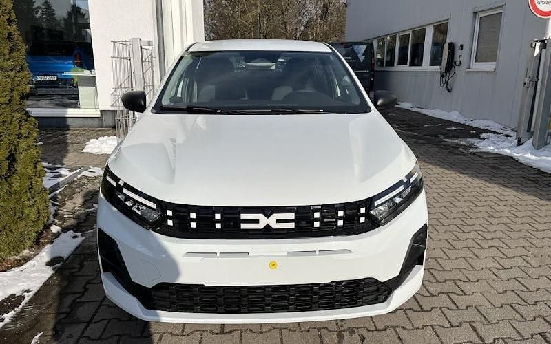 Neu Dacia Sandero Essentiel 101 PS (74 kW) 2026 Weiß Limousine