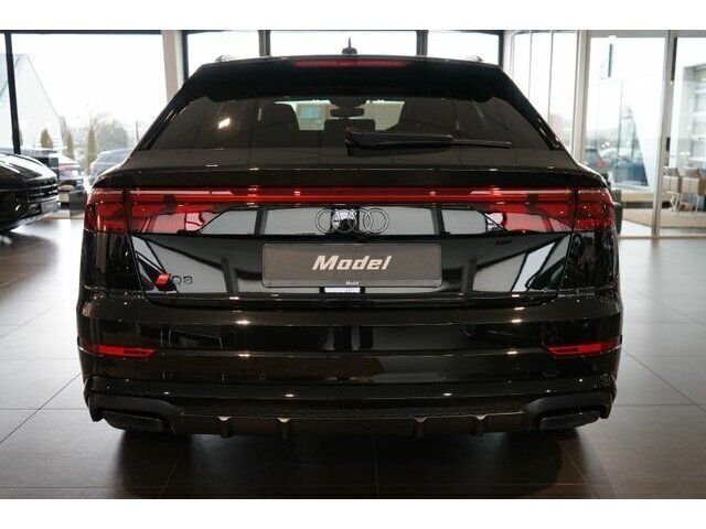 Gebraucht Audi Q8 S-Line 286 PS (210 kW) 2024 Mythosschwarz metallic SUV