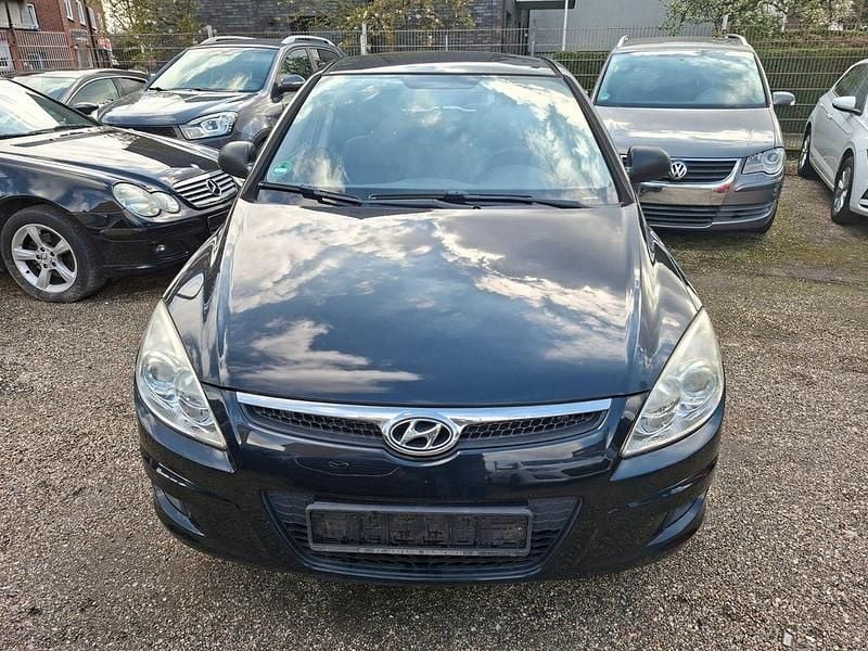Gebraucht Hyundai i30 Classic 109 PS (80 kW) 2008 Schwarz Limousine