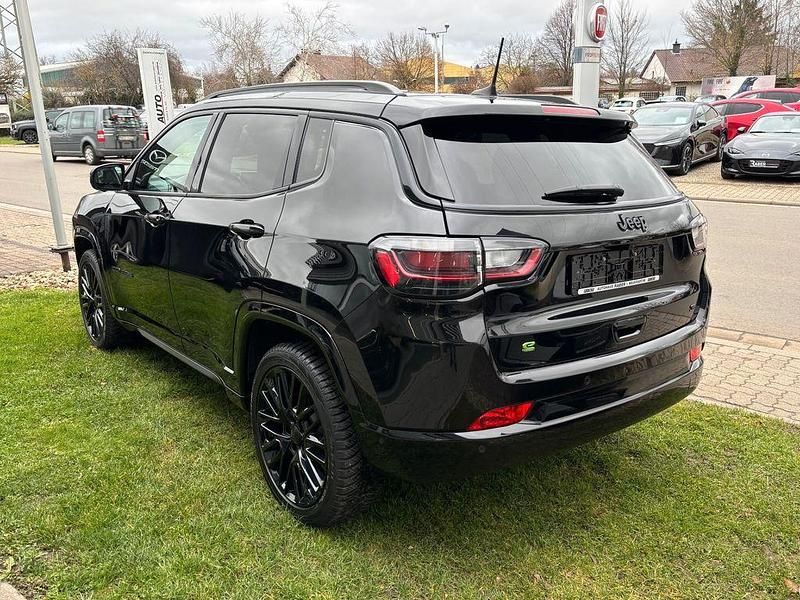 Gebraucht Jeep Compass 131 PS (96 kW) 2023 Schwarz SUV