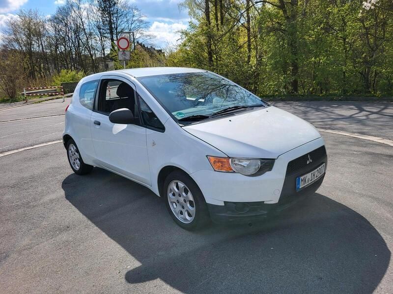 Weiß Gebraucht 2009 Mitsubishi Colt Kleinwagen | 2.200 € (Fairer Preis) - Bild 1/4