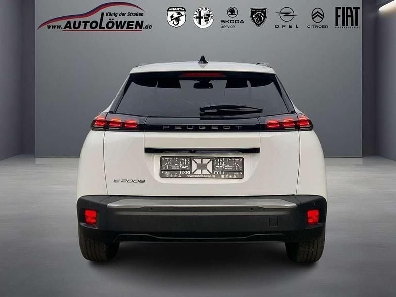 Gebraucht Peugeot e-2008 Allure 114 kW (156 PS) 2025 Met. okenit weiß (weiß) SUV