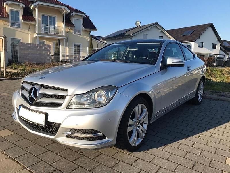 Gebraucht Mercedes C250 204 PS (150 kW) 2012 Silber Coupé