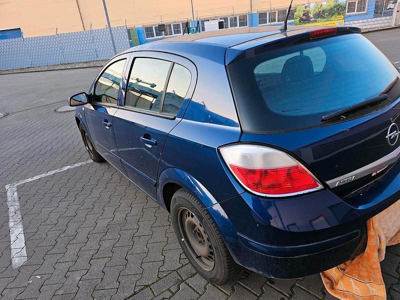 Gebraucht Opel Astra 107 PS (78 kW) 2005 Blau Kleinwagen