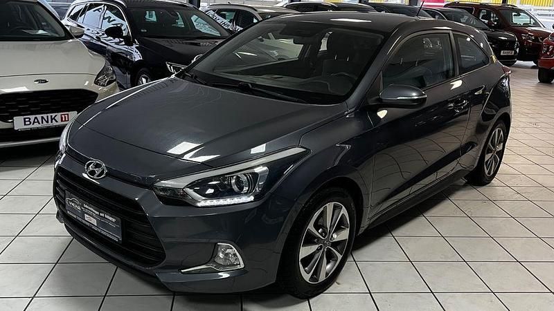 Gebraucht Hyundai i20 Style 84 PS (61 kW) 2017 Grau Kleinwagen