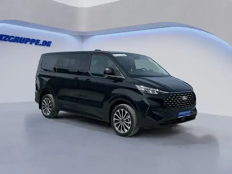 Neu Ford Tourneo Titanium X 170 PS (125 kW) 2026 Schwarz Van / Kleinbus