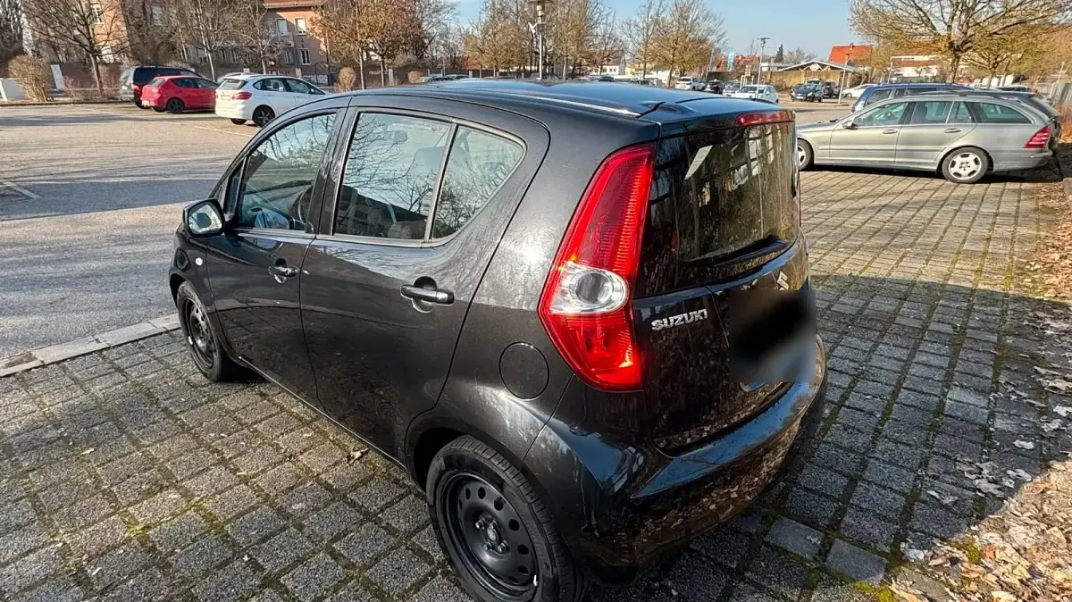 Usado Suzuki Swift 105 CV (77 kW) 2010 Negro Utilitario