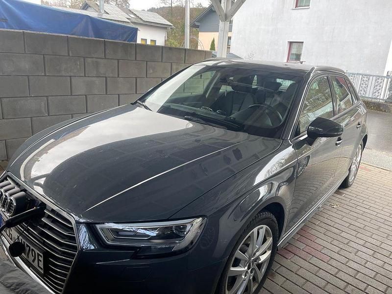 Gebraucht Audi A3 Ambiente 204 PS (150 kW) 2020 Grau Limousine