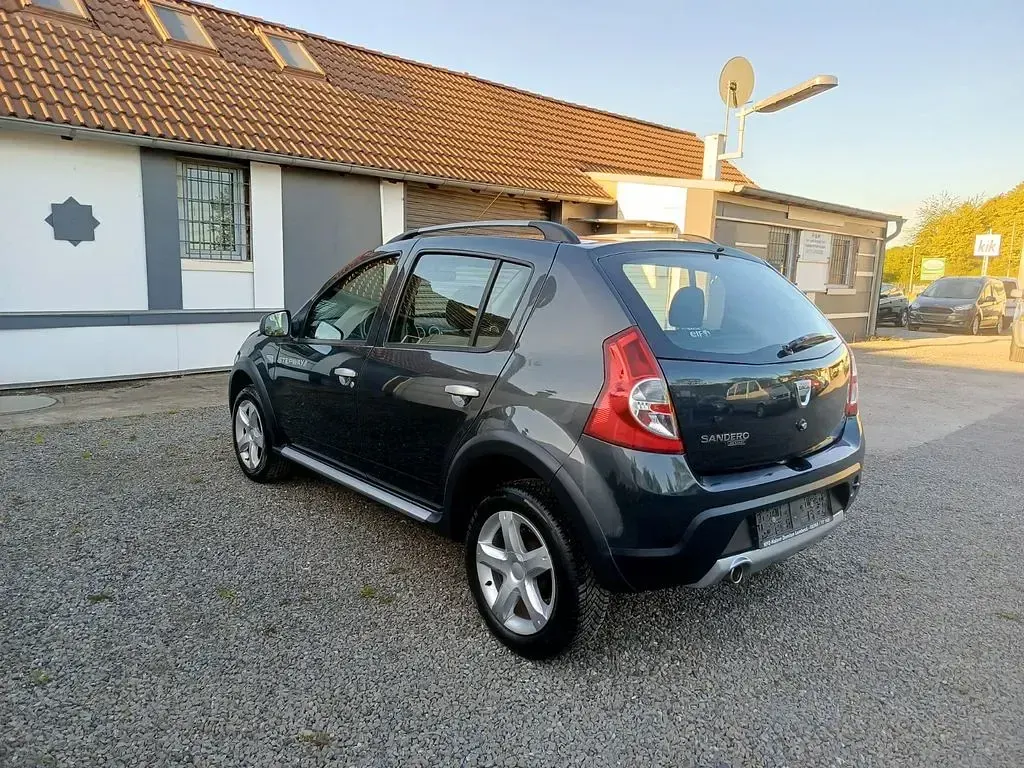 Gebraucht Dacia Sandero Stepway 87 PS (63 kW) 2010 Grau Limousine