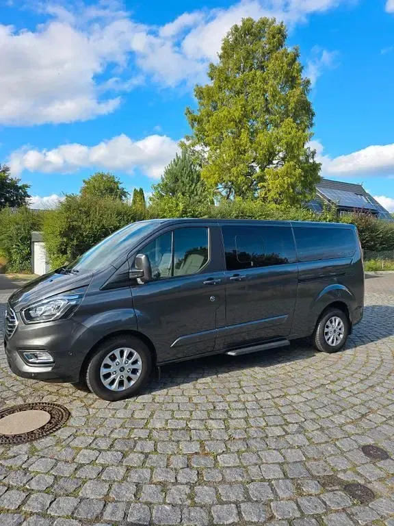 Gebraucht Ford Tourneo Custom 131 PS (96 kW) 2020 Grau Van