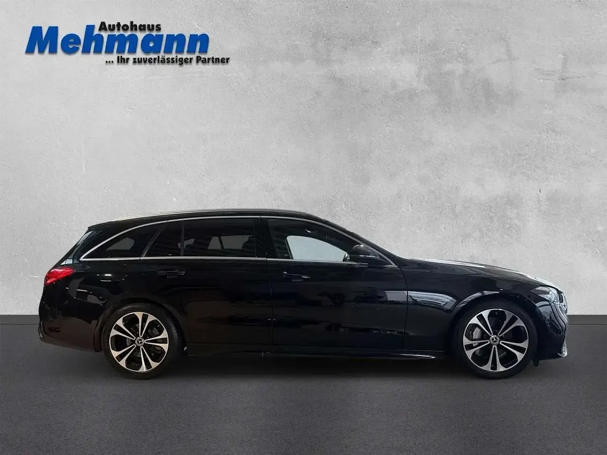 Gebraucht Mercedes C300 AMG line 265 PS (194 kW) 2022 Schwarz  unilack Kombi