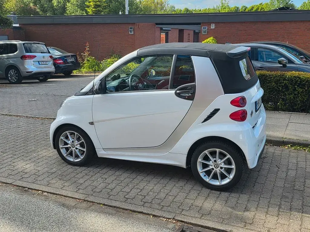 Gebraucht Smart ForTwo Cabrio Passion 71 PS (52 kW) 2013 Weiß Cabrio