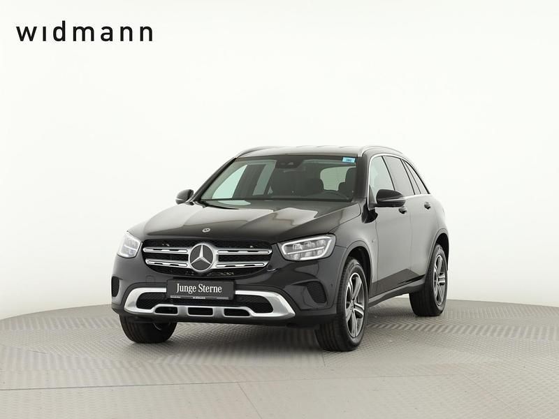 Unilack schwarz Gebraucht 2021 Mercedes GLC300e SUV | 32.850 € (Guter Preis) - Bild 1/4