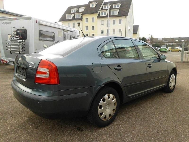 Gebraucht Skoda Octavia Ambiente 105 PS (77 kW) 2004 Grau Limousine