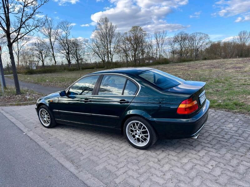 Grün Gebraucht 2001 BMW 325 Limousine | 3.300 € (Fairer Preis) - Bild 1/4