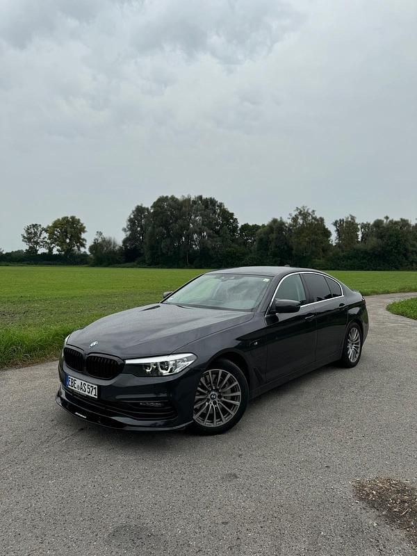 Grau Gebraucht 2019 BMW 530e Limousine | 25.900 € (Etwas zu teuer) - Bild 1/4