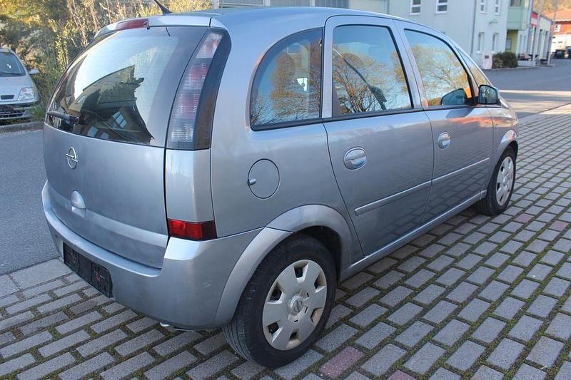 Second-hand Opel Meriva 105 CP (77 kW) 2006 Argintiu Monovolum