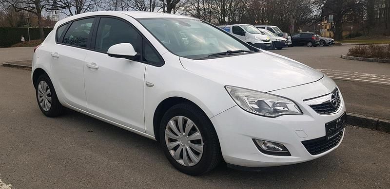 Gebraucht Opel Astra Cosmo 110 PS (80 kW) 2010 Weiß Limousine