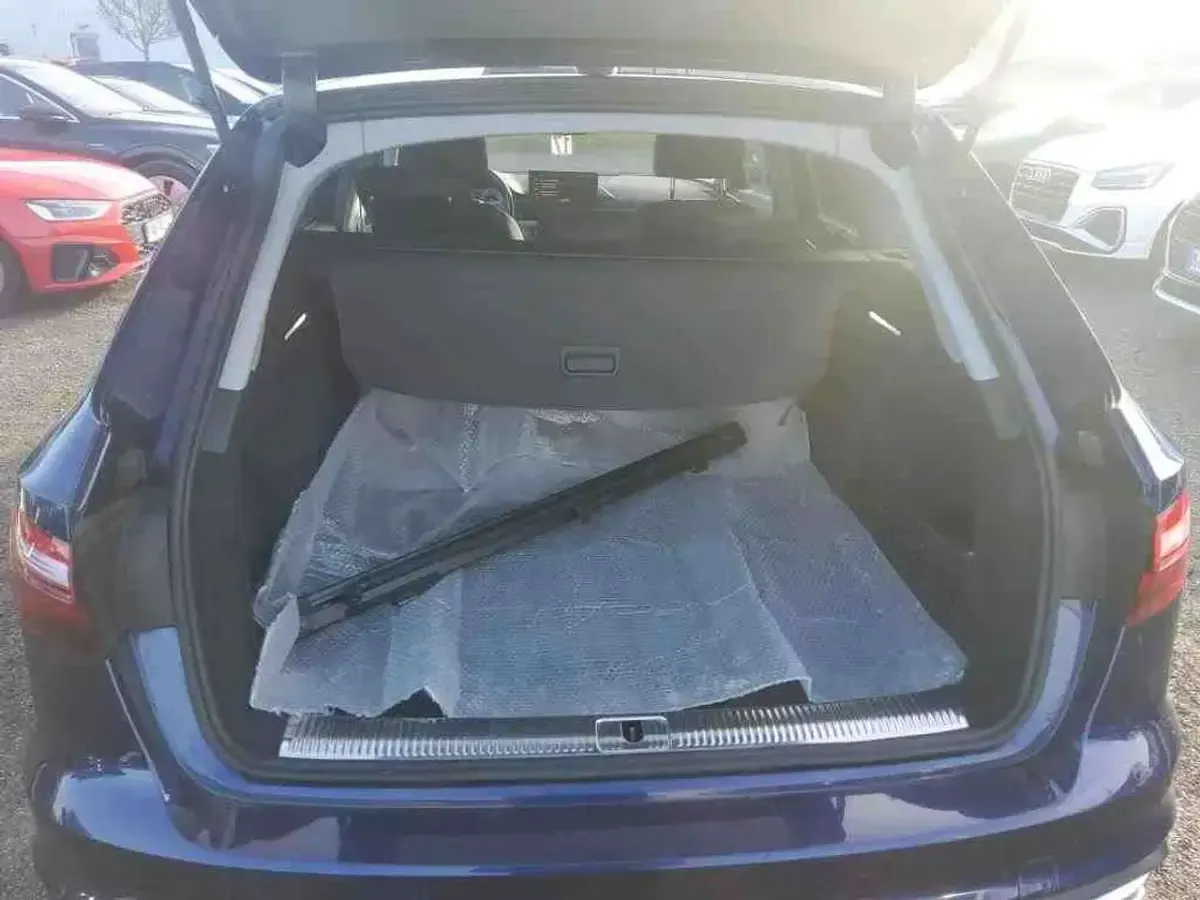 Gebraucht Audi A4 204 PS (150 kW) 2023 Blau Kombi