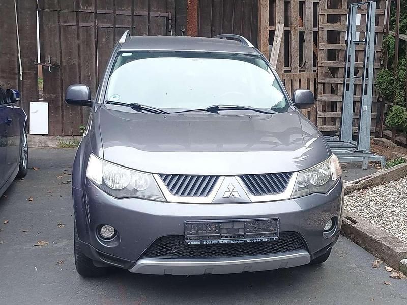 Grau Gebraucht 2006 Mitsubishi Outlander SUV | 2.900 € - Bild 1/4