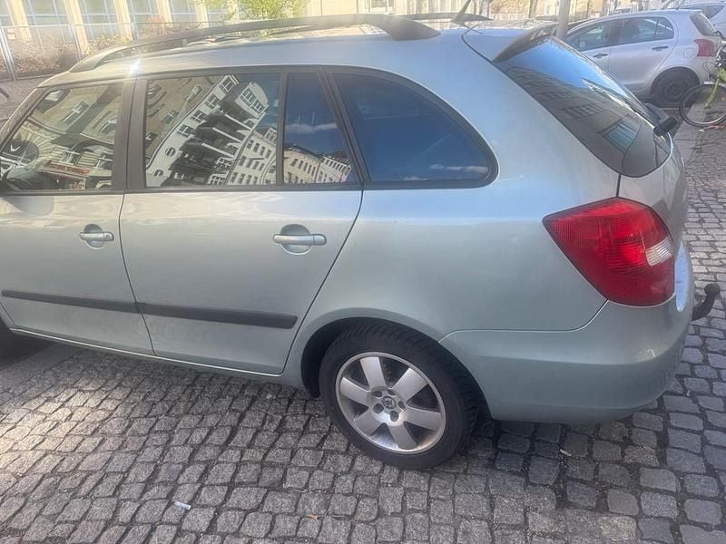 Gebraucht Skoda Fabia Ambition 105 PS (77 kW) 2011 Grün Kombi