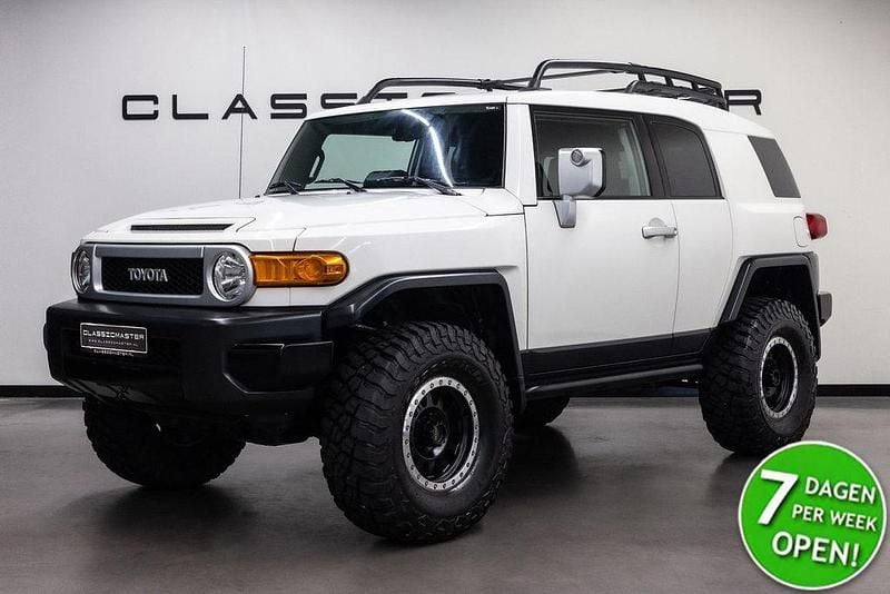 Weiß Gebraucht 2011 Toyota FJ Cruiser SUV | 49.950 € - Bild 1/4