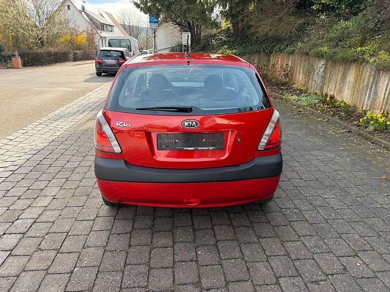 Gebraucht Kia Rio 97 PS (71 kW) 2005 Rot Kleinwagen